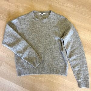 Uniqlo Crewneck Sweater 100% wool xs